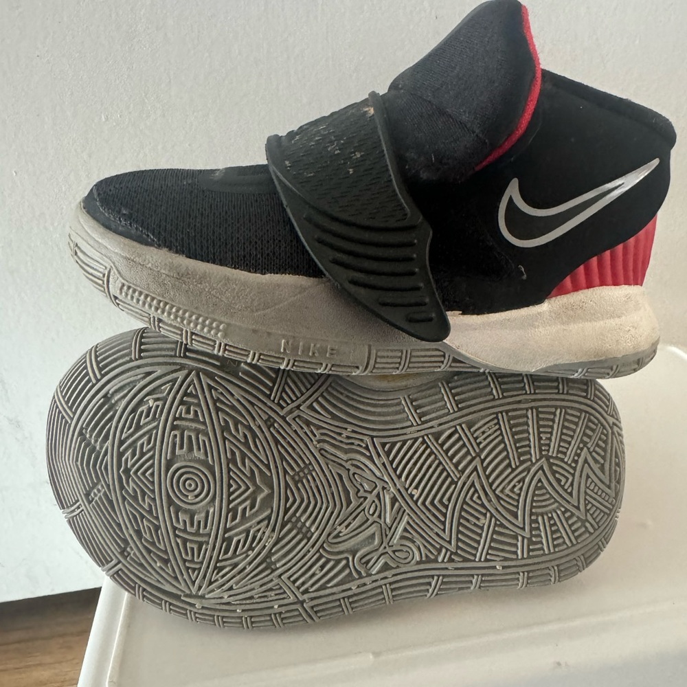 Toddler Kylrie Irving slip ons